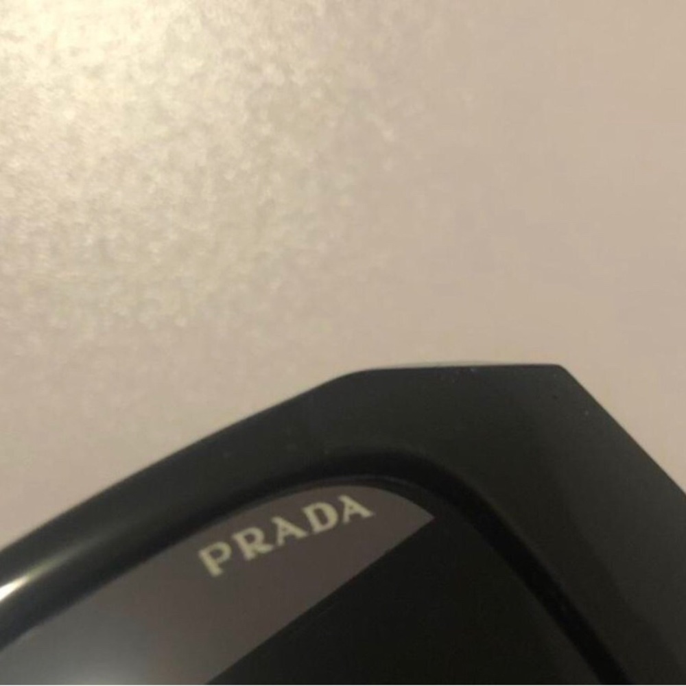 🕶️ PRADA NWT SUNGLASSES🕶️ - Picture 3 of 3